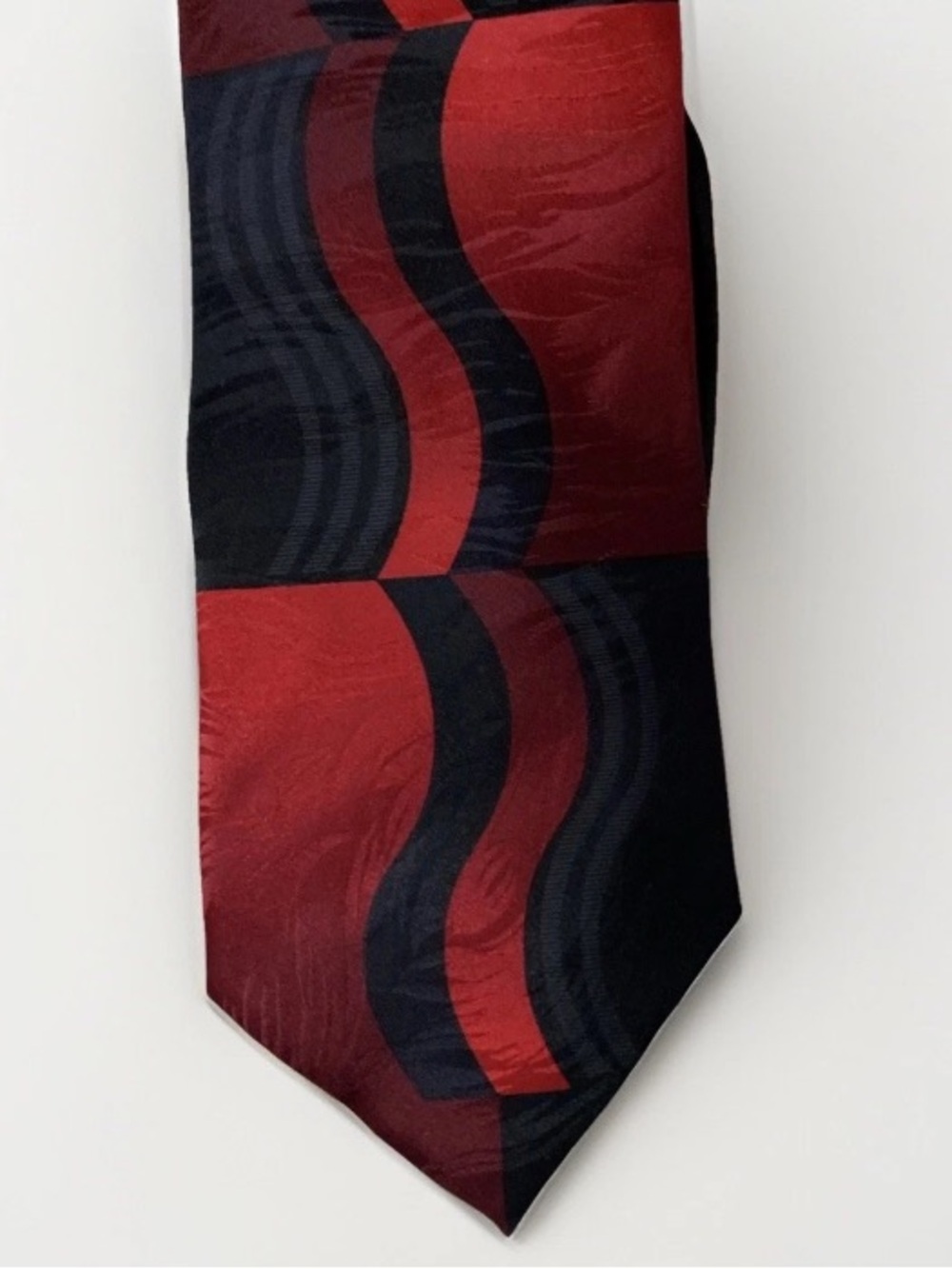 Giorgio Brutini Red and Black Wavy Block-Pattern Tie